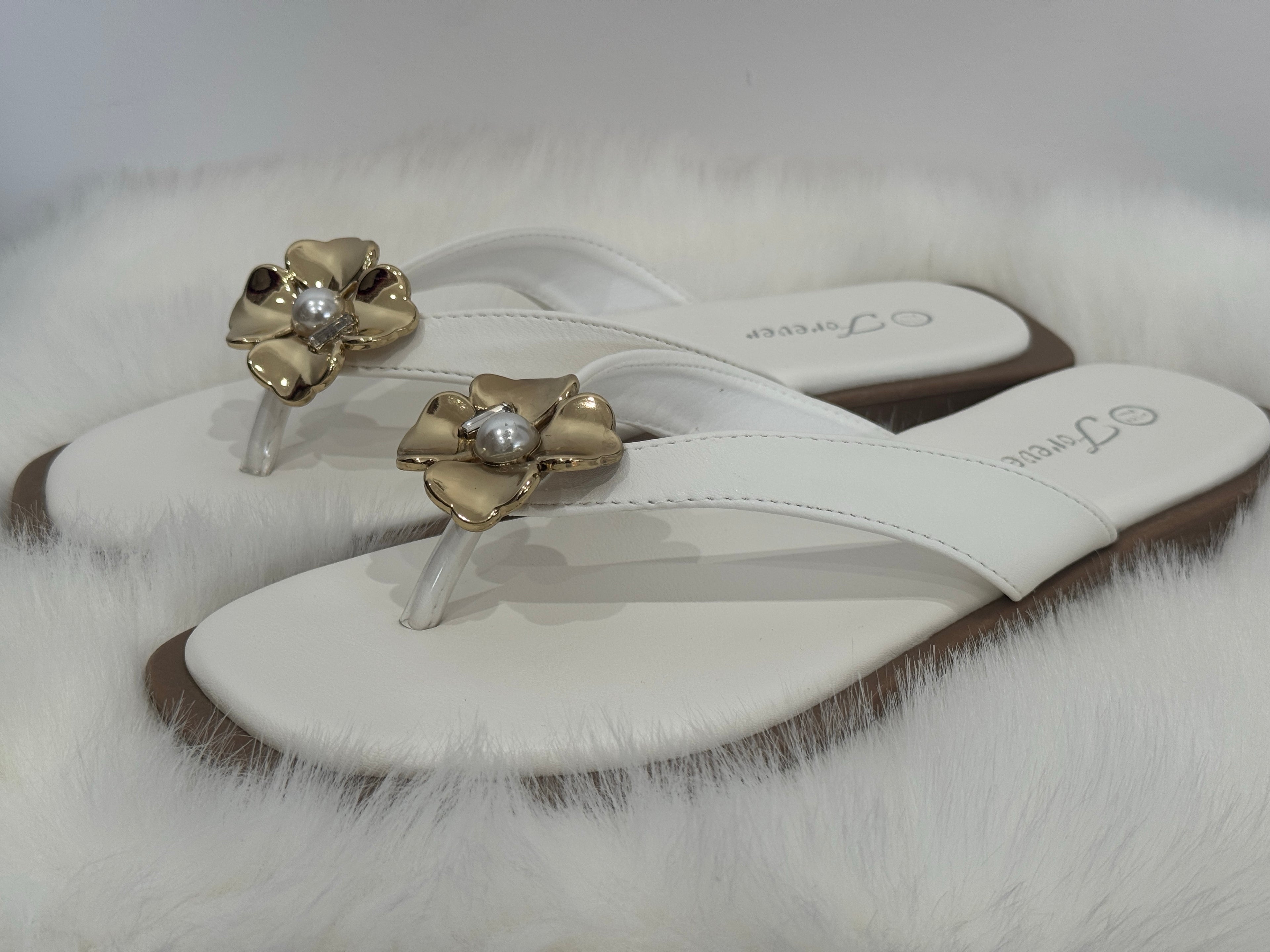 Luxury Gold Flower Pearl Sandals – Chic White Slip-On Flats