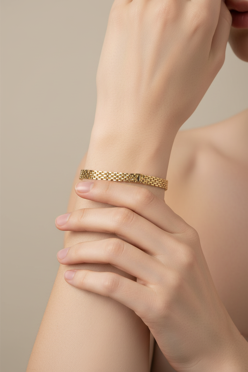 Elegant Gold Link Bracelet – Classic Minimalist Jewelry for Everyday Wear